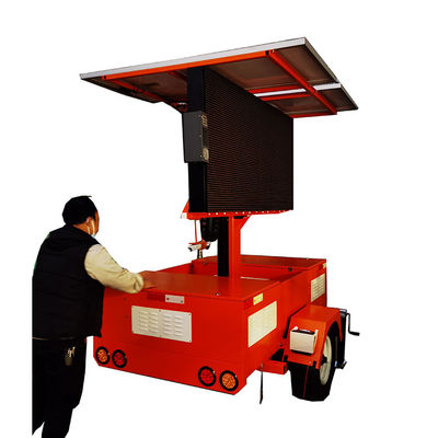 พลังงานพลังงานอิสระ แผ่นแสงอาทิตย์ ระบบพลังงาน พลังงาน LED Screen Display Trailer สําหรับการประชาสัมพันธ์กลางแจ้ง